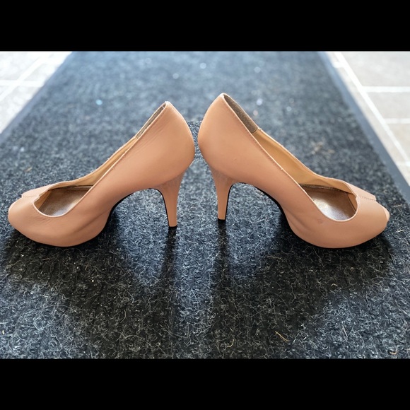 Nude Greenwich Village peep toe pumps sz 6.5 - Picture 4 of 6